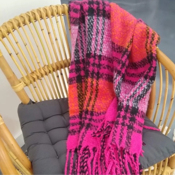 FREE PEOPLE HOMECOMING PLAID BLANKET SCARF - Picture 6 of 12